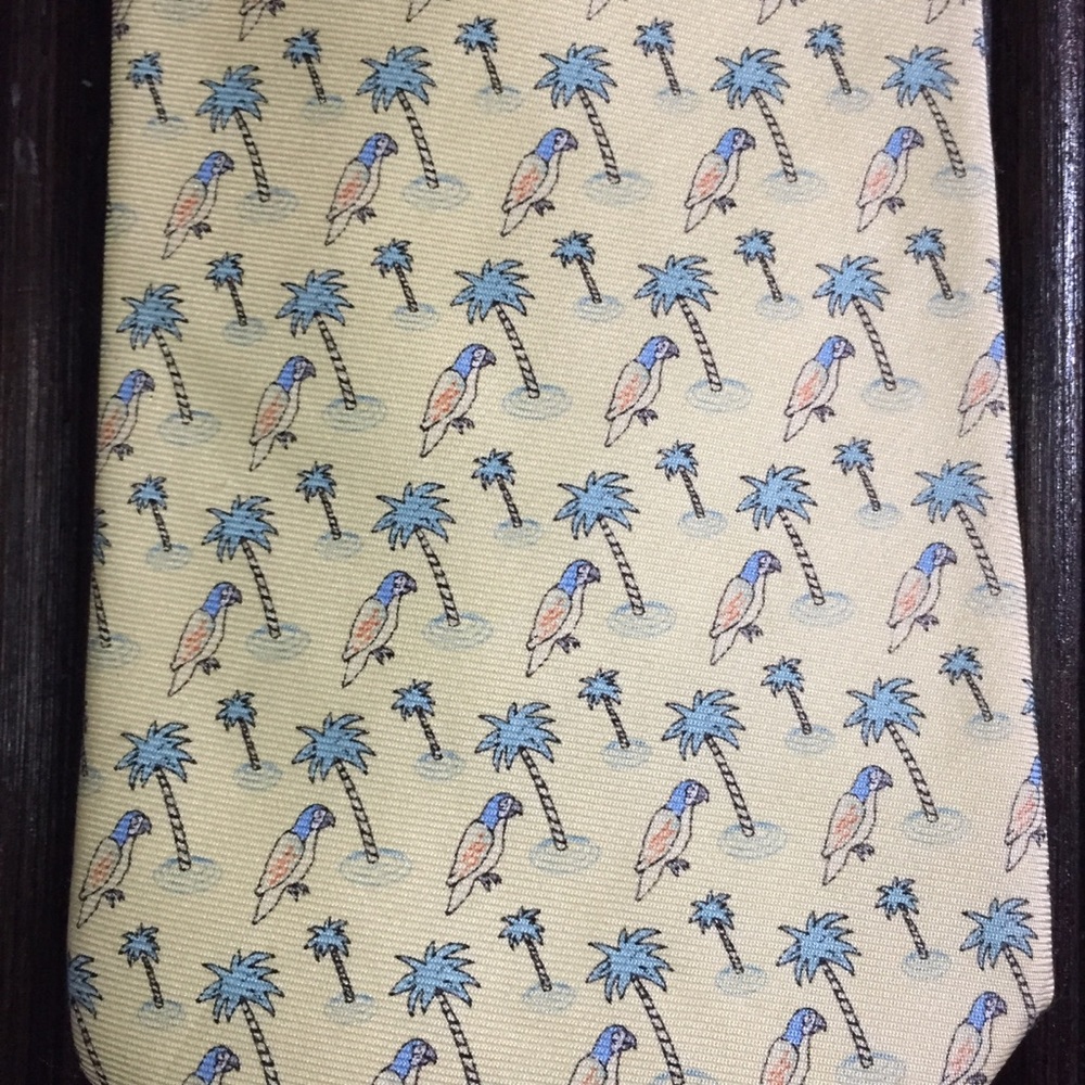 Vineyard Vines yellow parrot tie